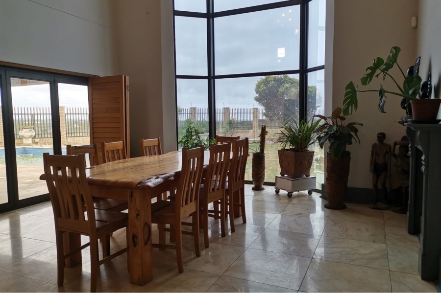 5 Bedroom Property for Sale in Bluewater Bay Eastern Cape